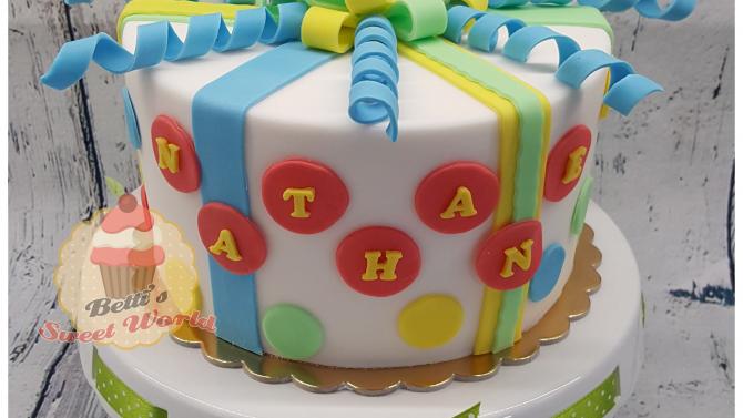 und Birthday Cake For Kids With Figurines