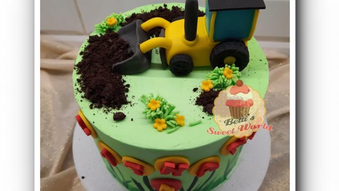 und Birthday Cake For Kids With Figurines