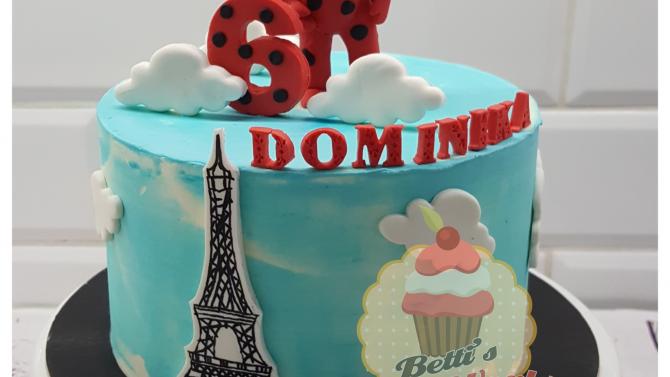 und Birthday Cake For Kids With Figurines